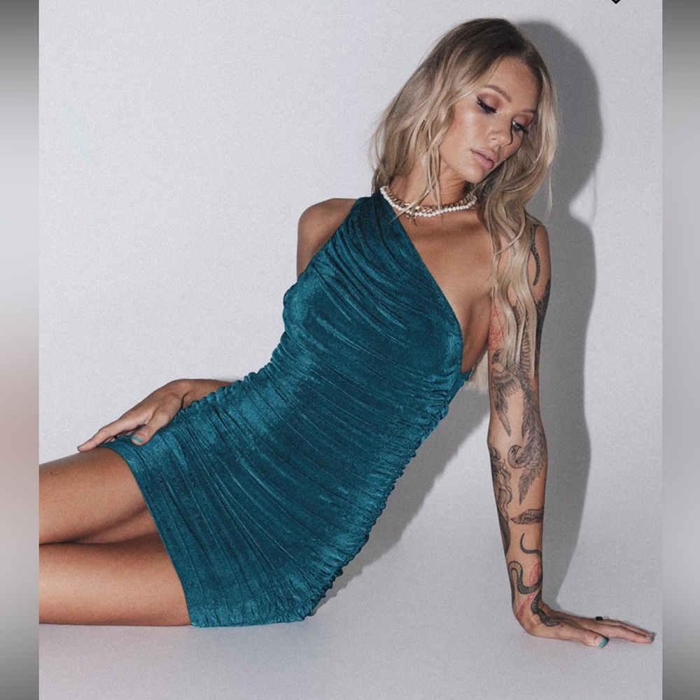 One shoulder dress